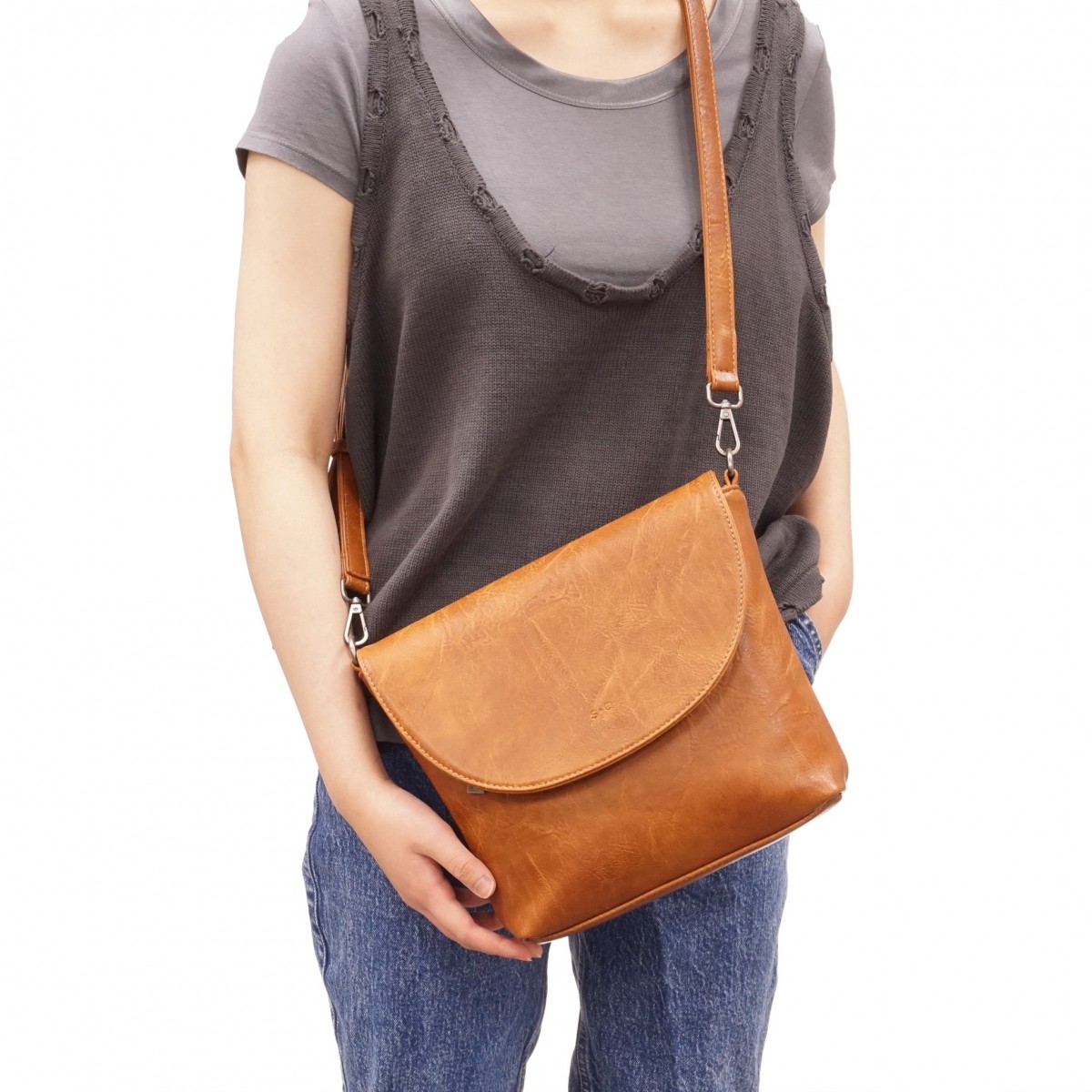 Zoe Crossbody - Walnut 