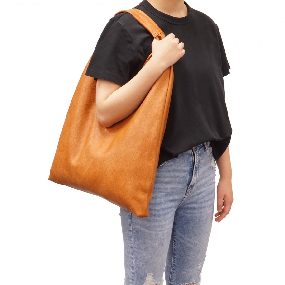 Cecilia 2-in-1 Reversible Hobo - Black / Pale Pink