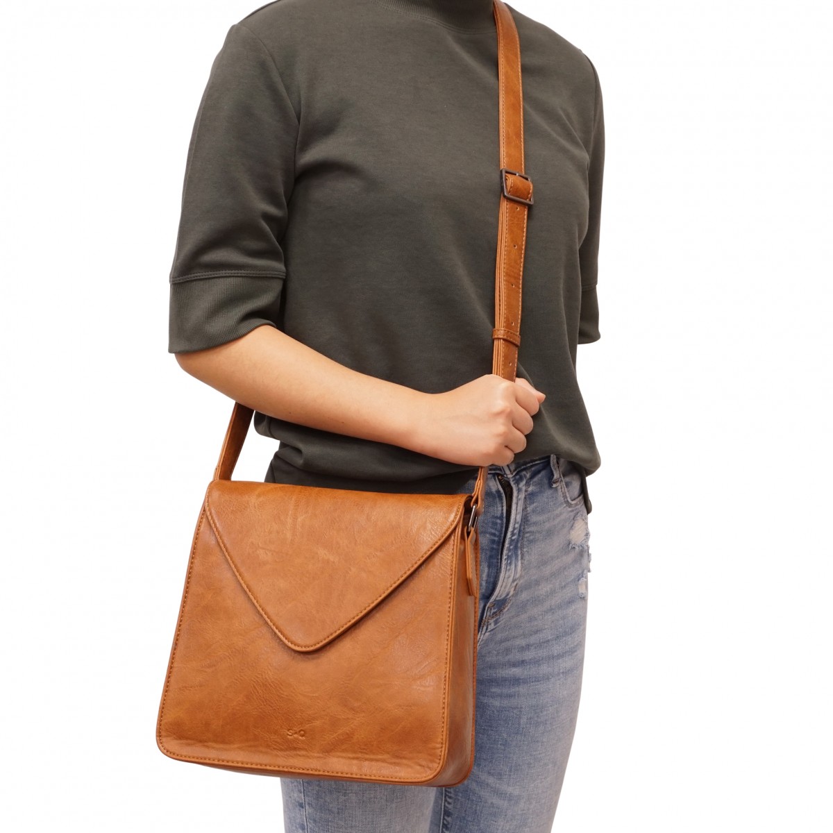 Savannah Crossbody - Camel 