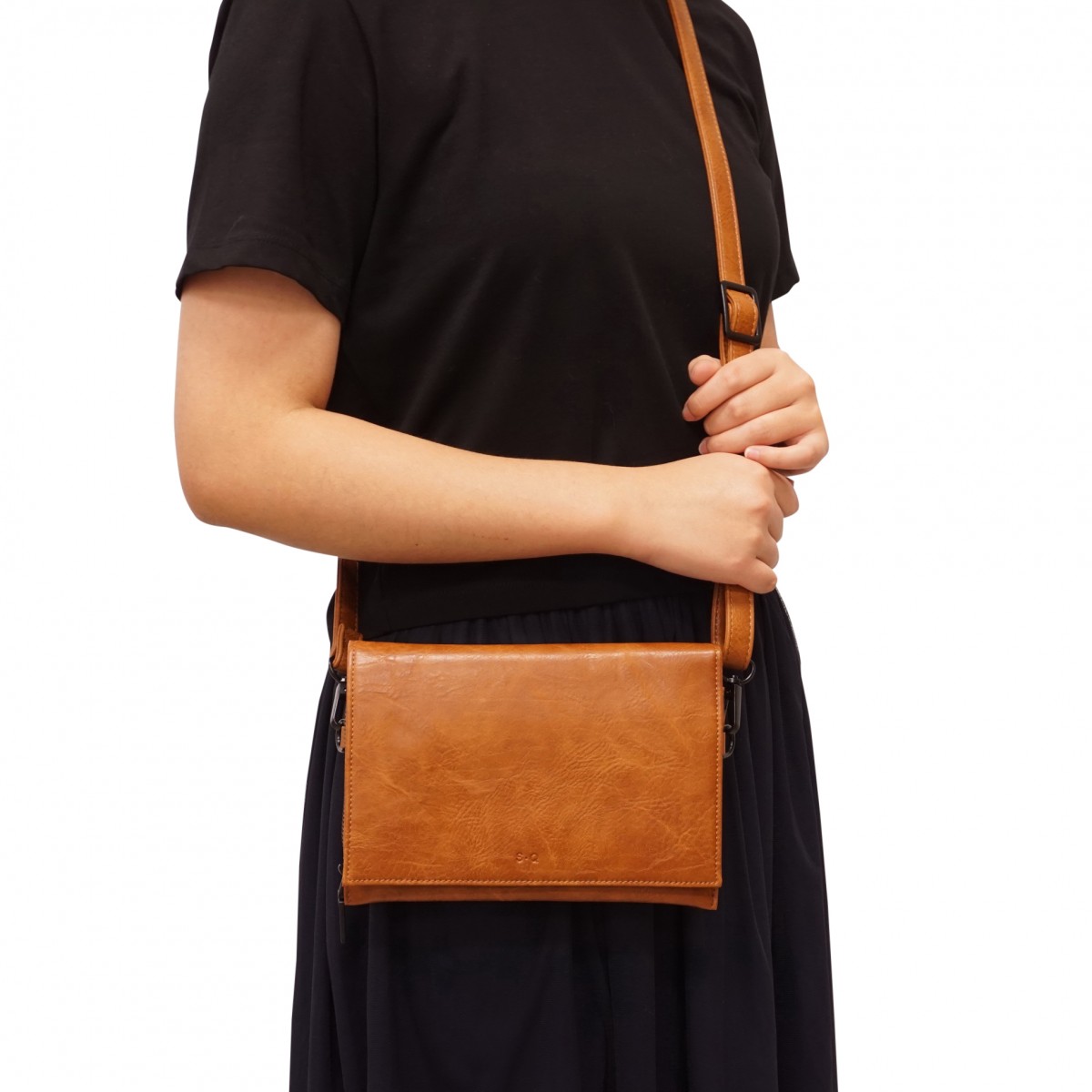 Nita Crossbody Wallet - Camel 