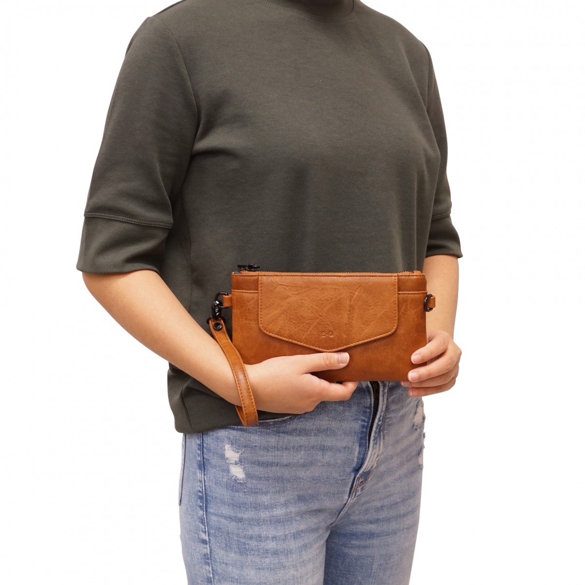 Priscilla Clutch - Camel 